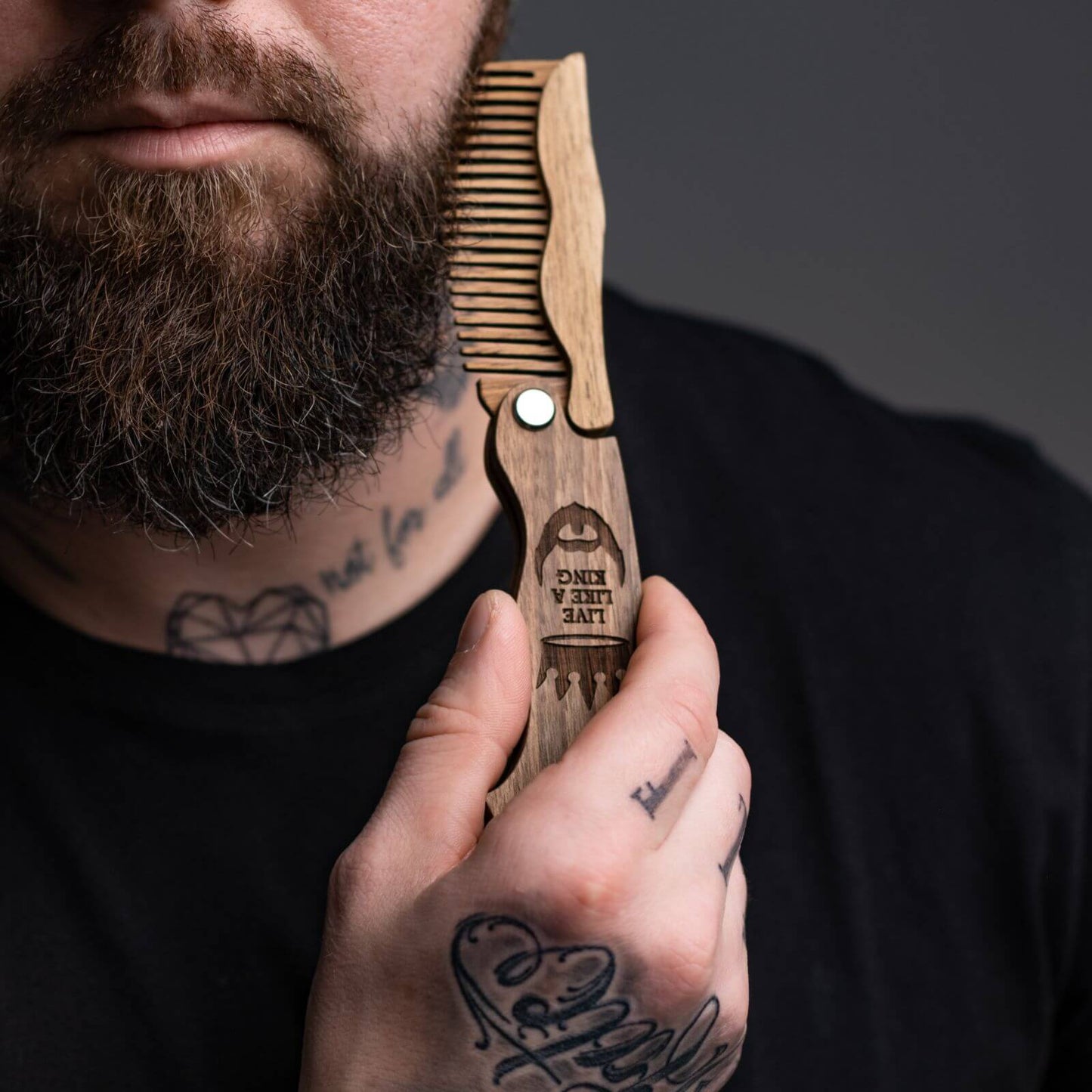 beard walnut comb