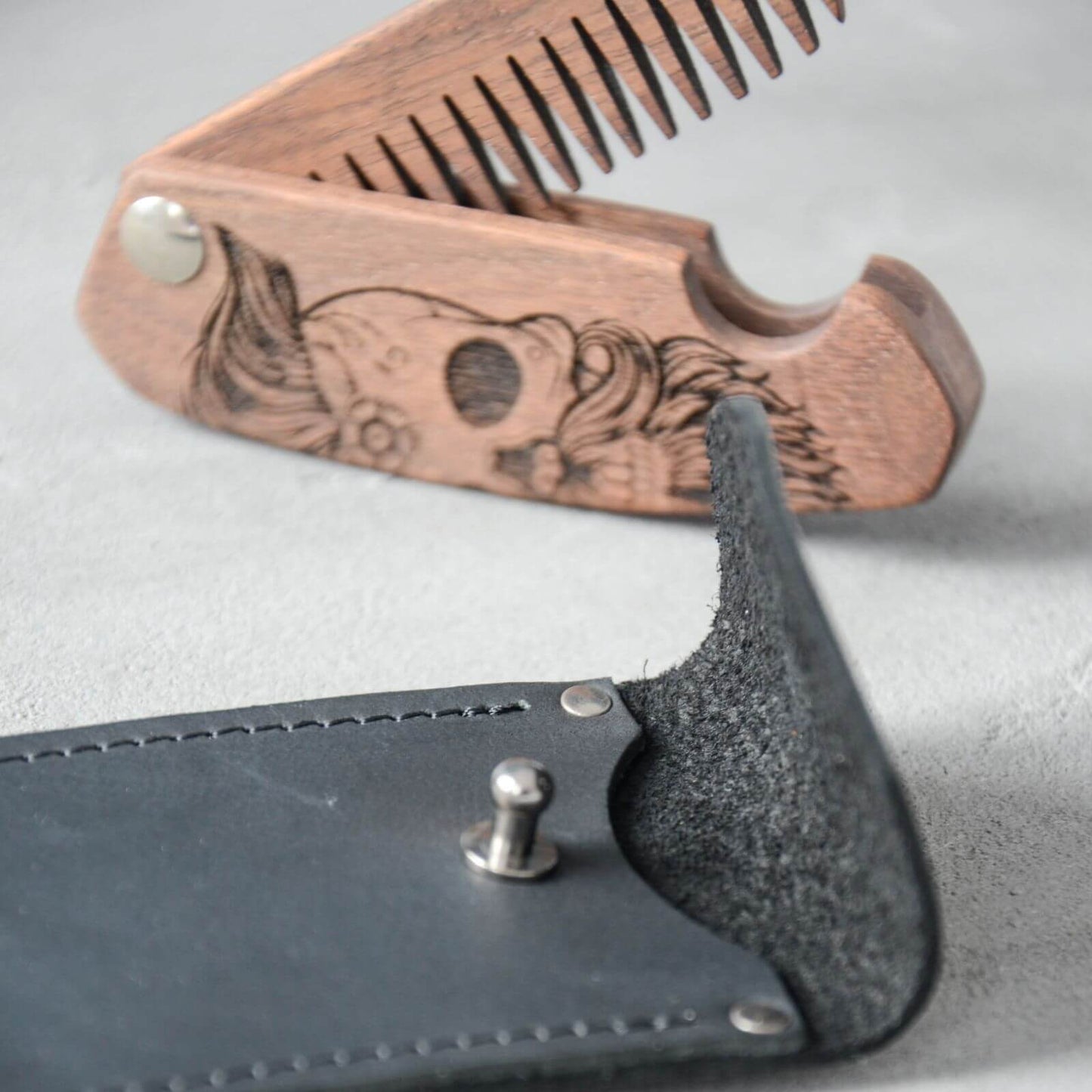 men comb