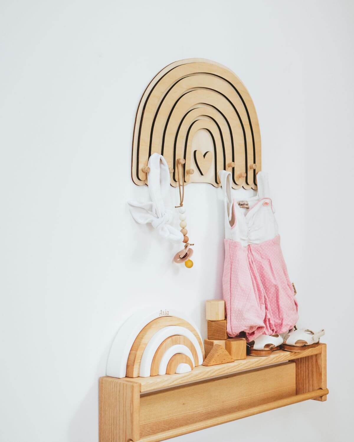 wall hanger for kids