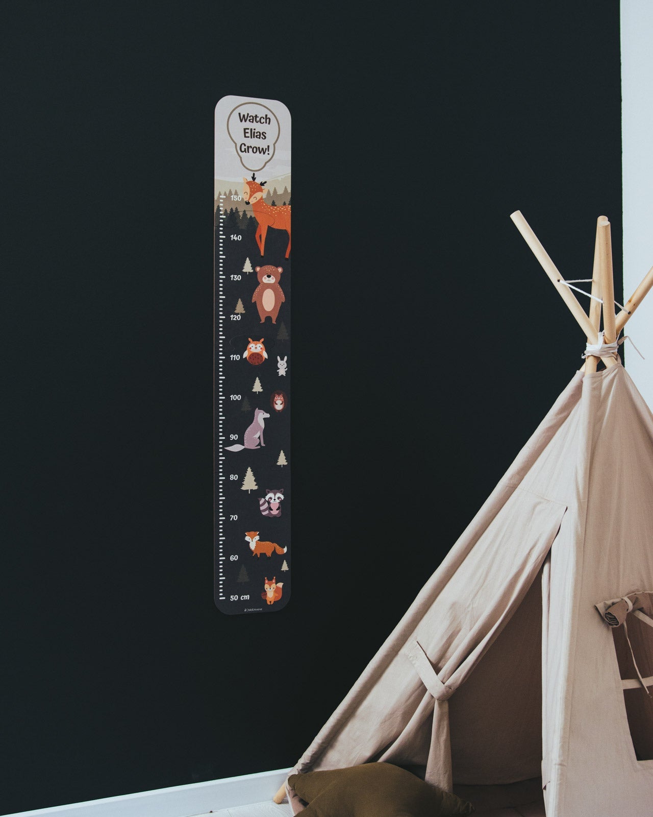 wooden crowth chart