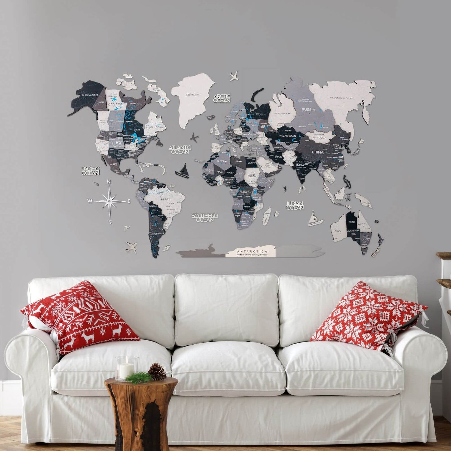 Bundle: 3D Colored Map with 9 Photo Frames and Flags Pins