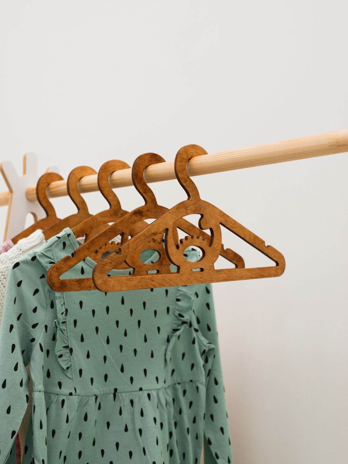 woody hangers