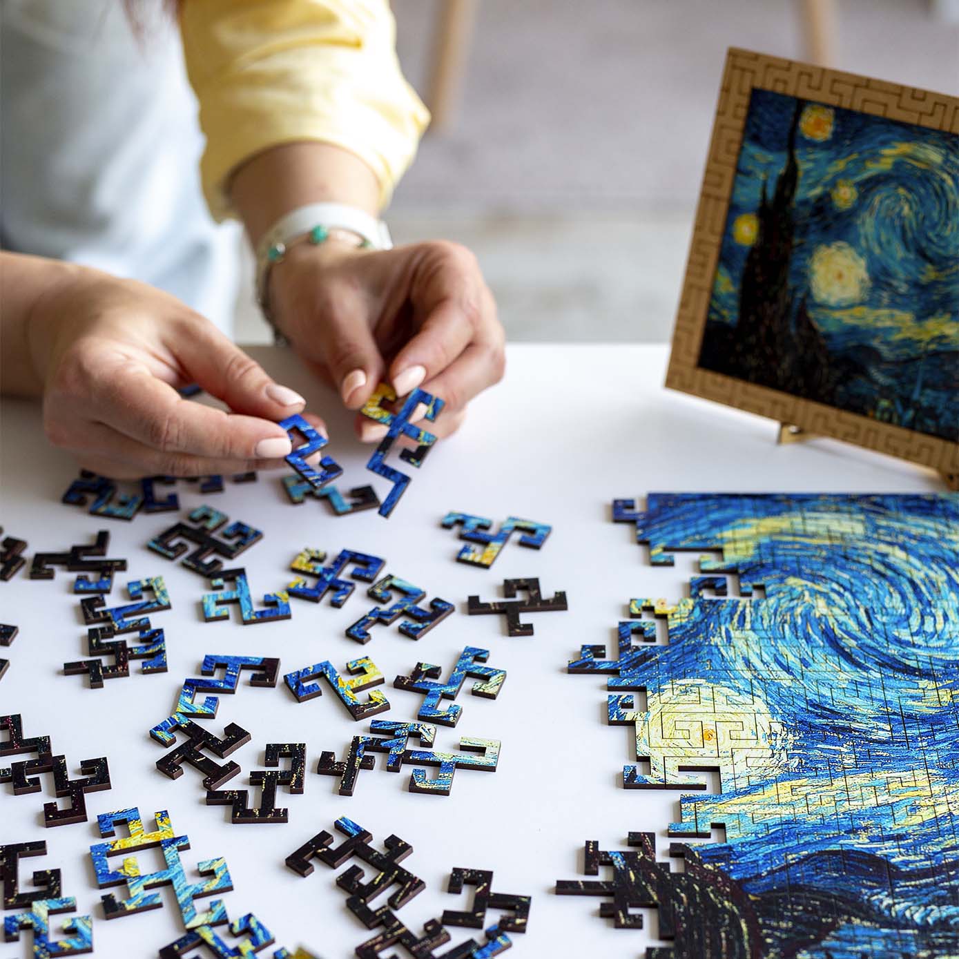 Wooden jigsaw maze puzzle The Starry Night (Vincent van Gogh)
