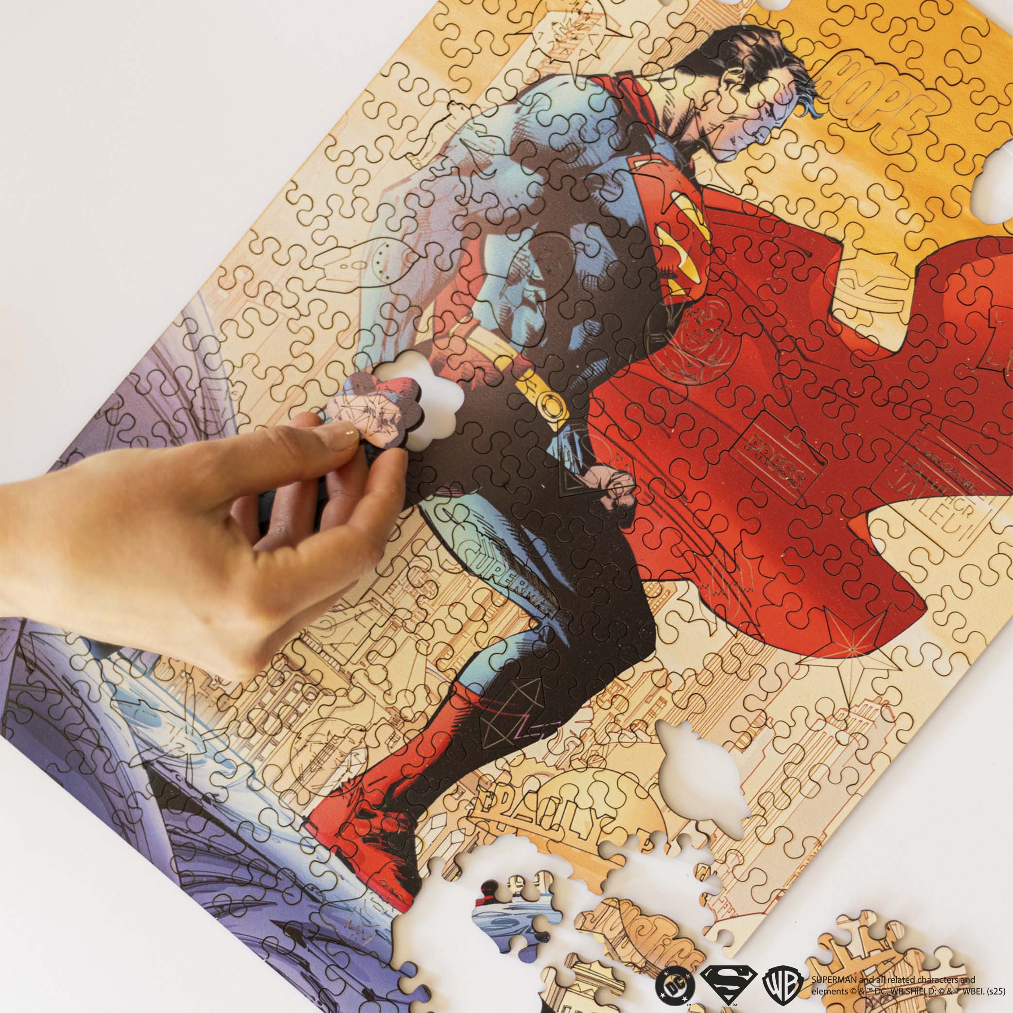 Wooden jigsaw puzzle DC Superman™ – Protector of Metropolis