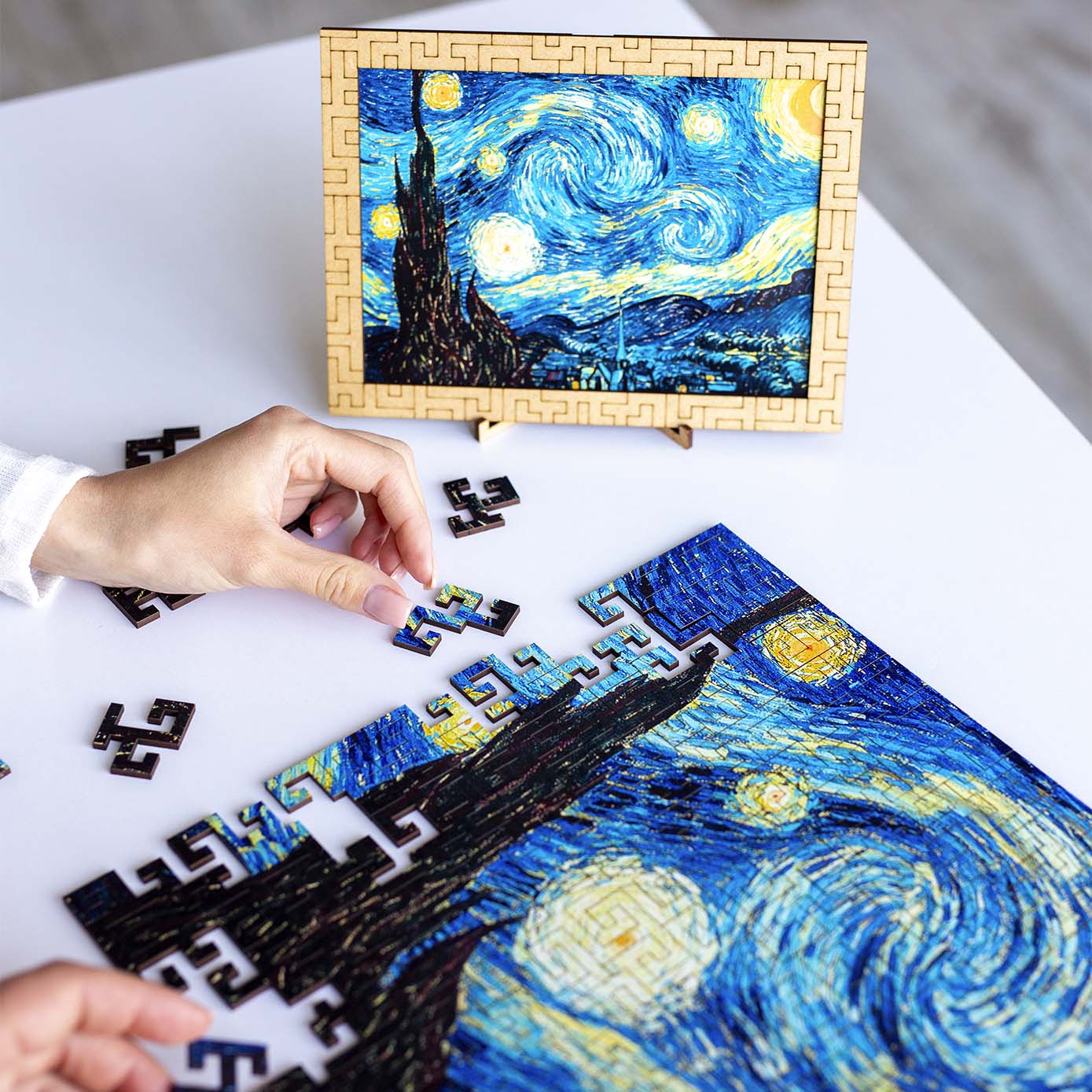 Wooden jigsaw maze puzzle The Starry Night (Vincent van Gogh)