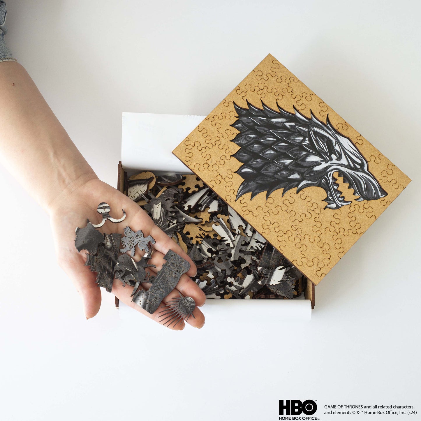 Wooden jigsaw puzzle Game of Thrones™ Metallic Sigils Stark