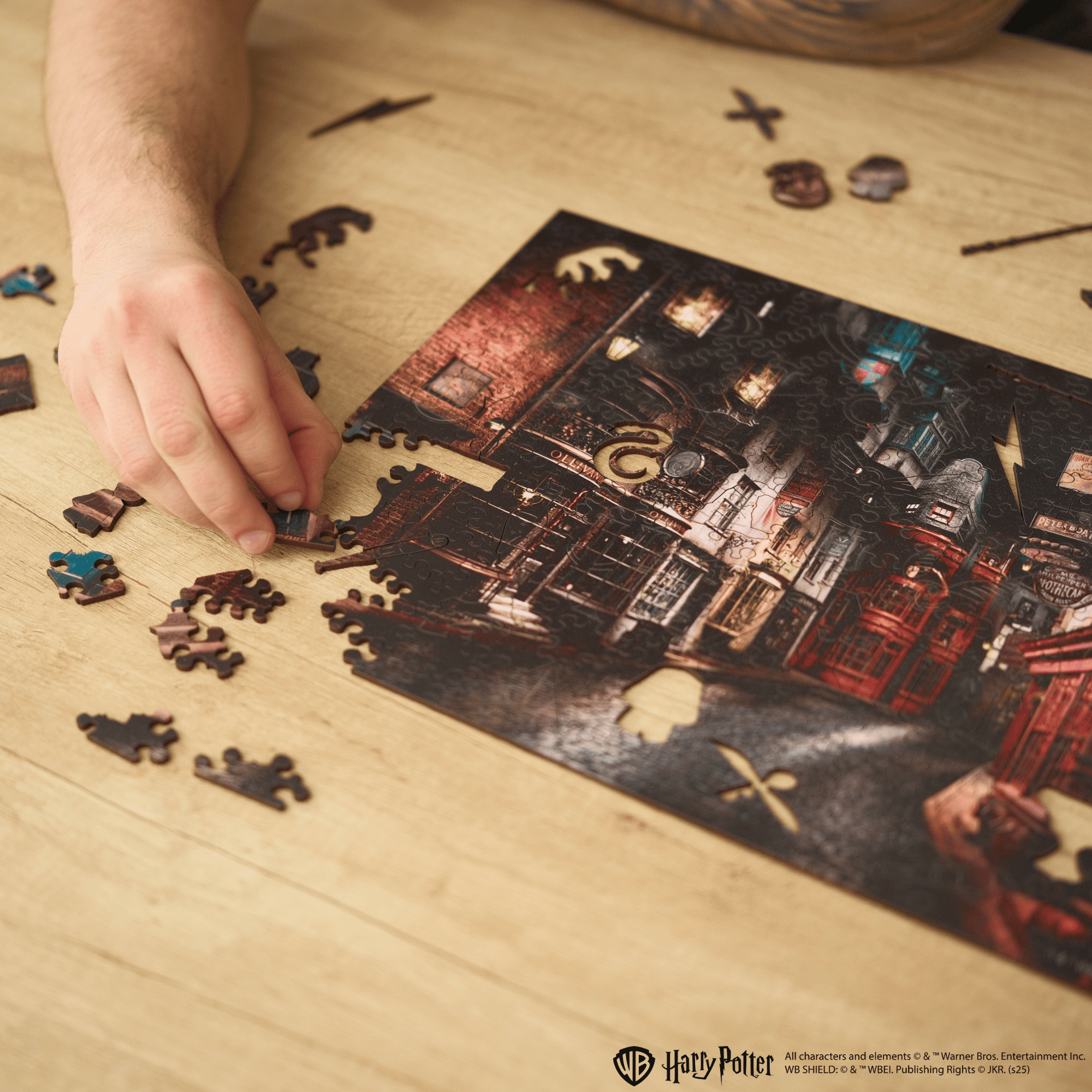 Wooden jigsaw puzzle Harry Potter Diagon Alley™