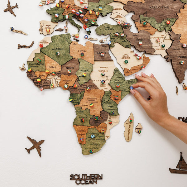 3D Wooden World Map Nature (B2B)