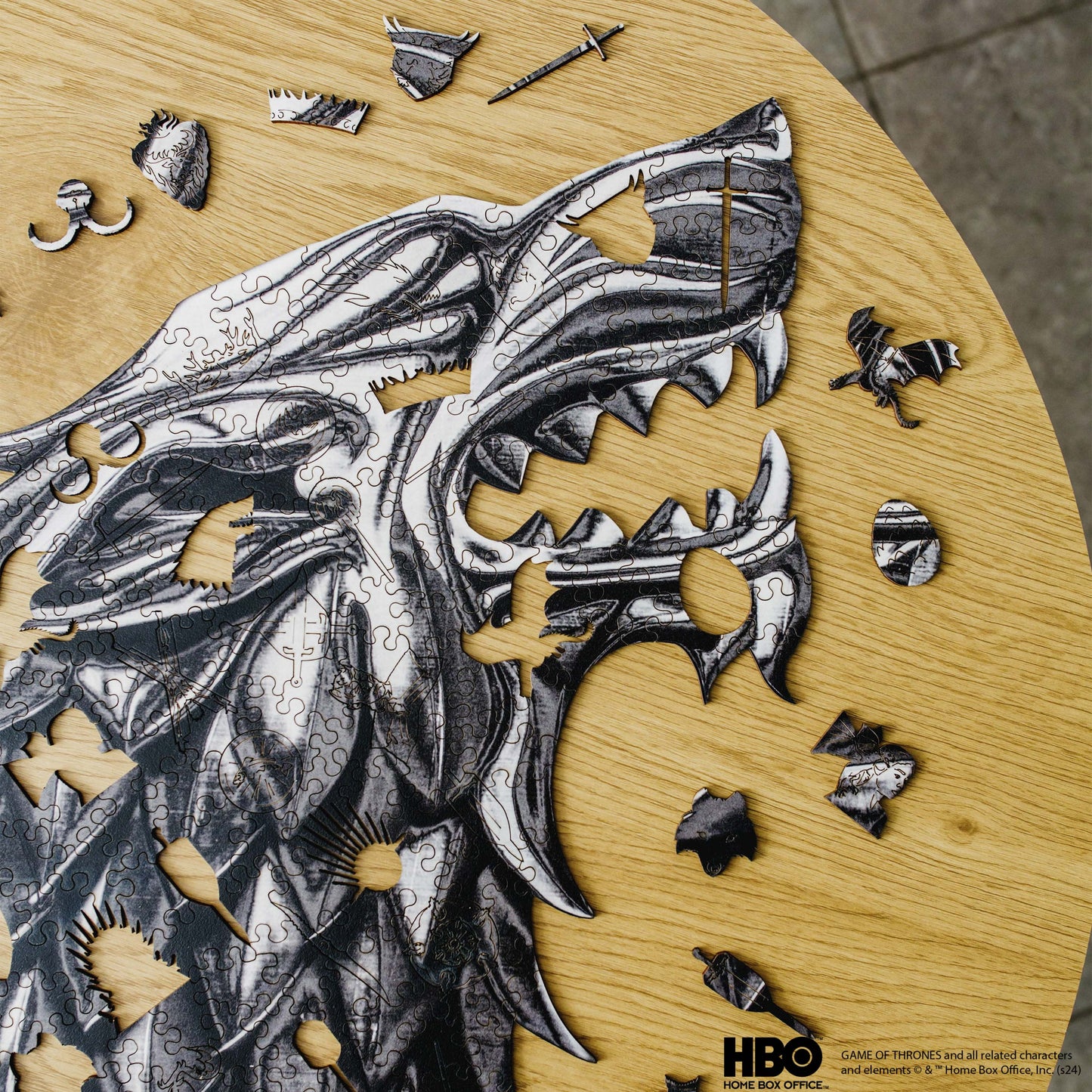 Wooden jigsaw puzzle Game of Thrones™ Metallic Sigils Stark