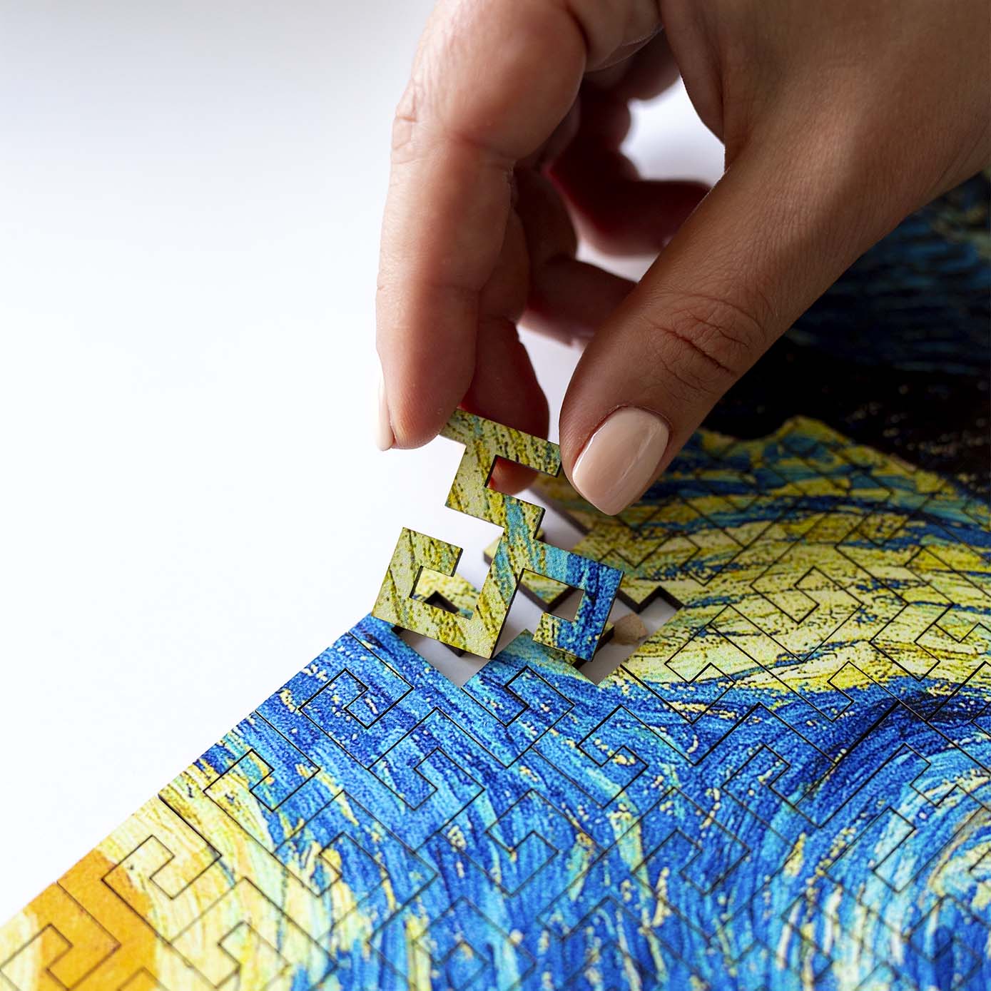 Wooden jigsaw maze puzzle The Starry Night (Vincent van Gogh)