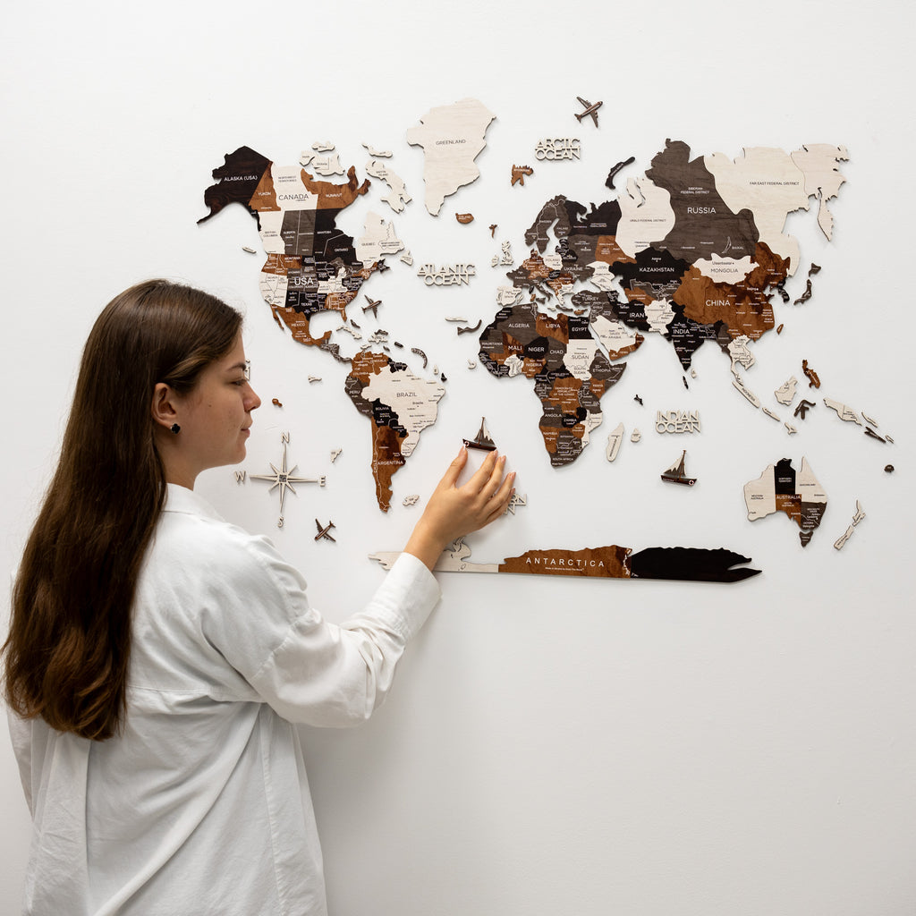 2D Wooden World Map - WoodToned