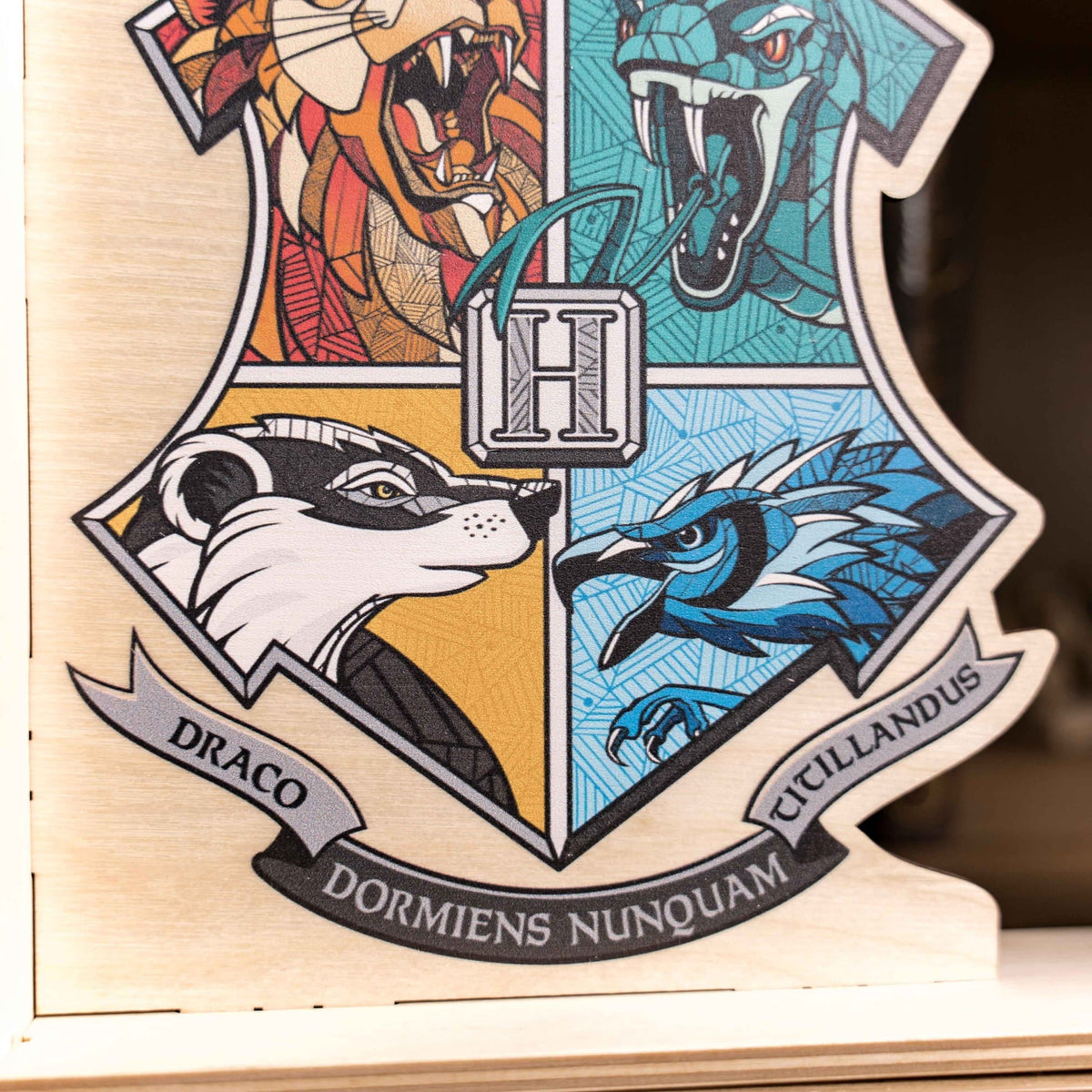 Majestic Hogwarts Crest