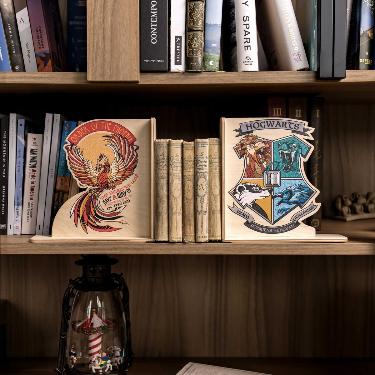 Majestic Hogwarts Crest Wooden Bookends