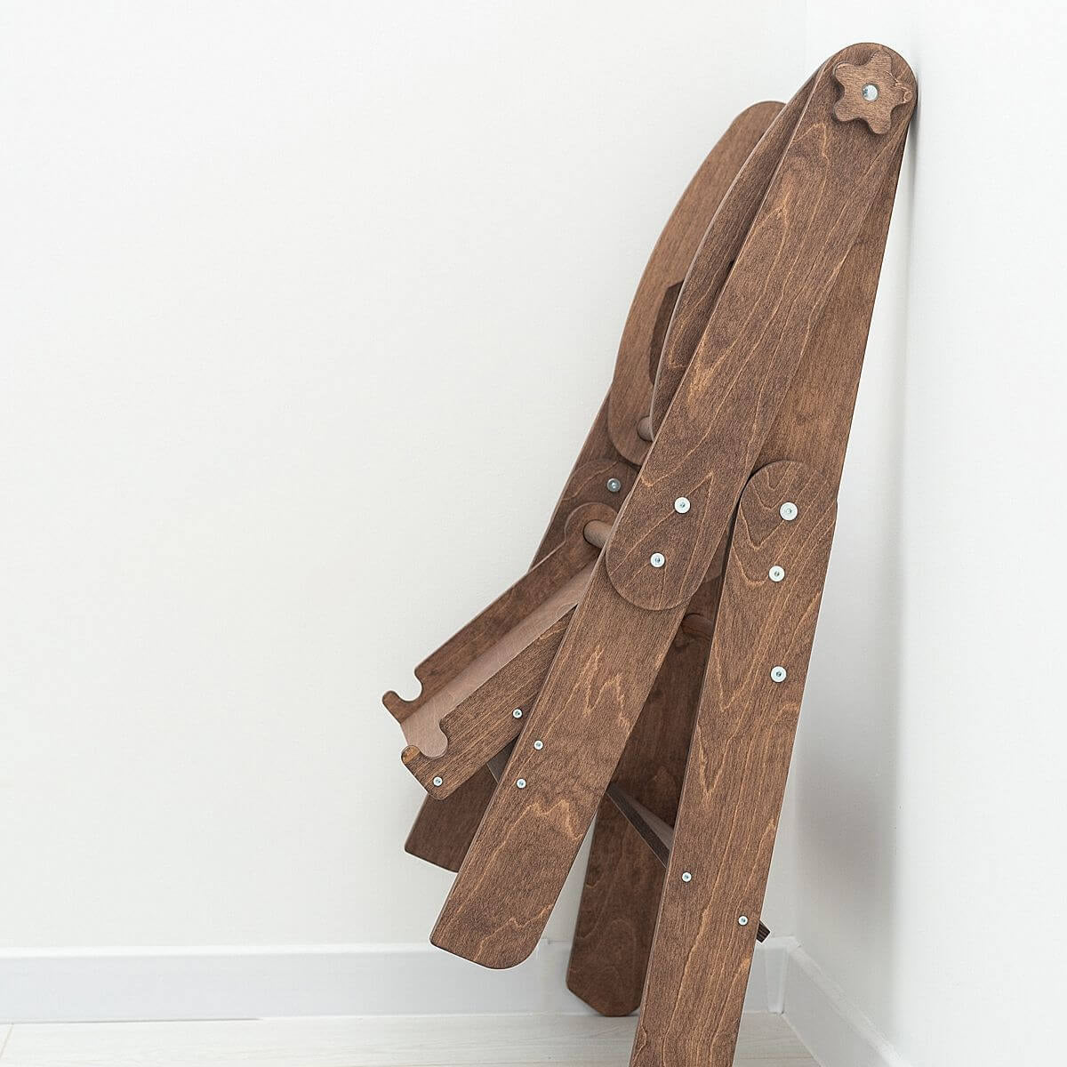 toddler kitchen helper