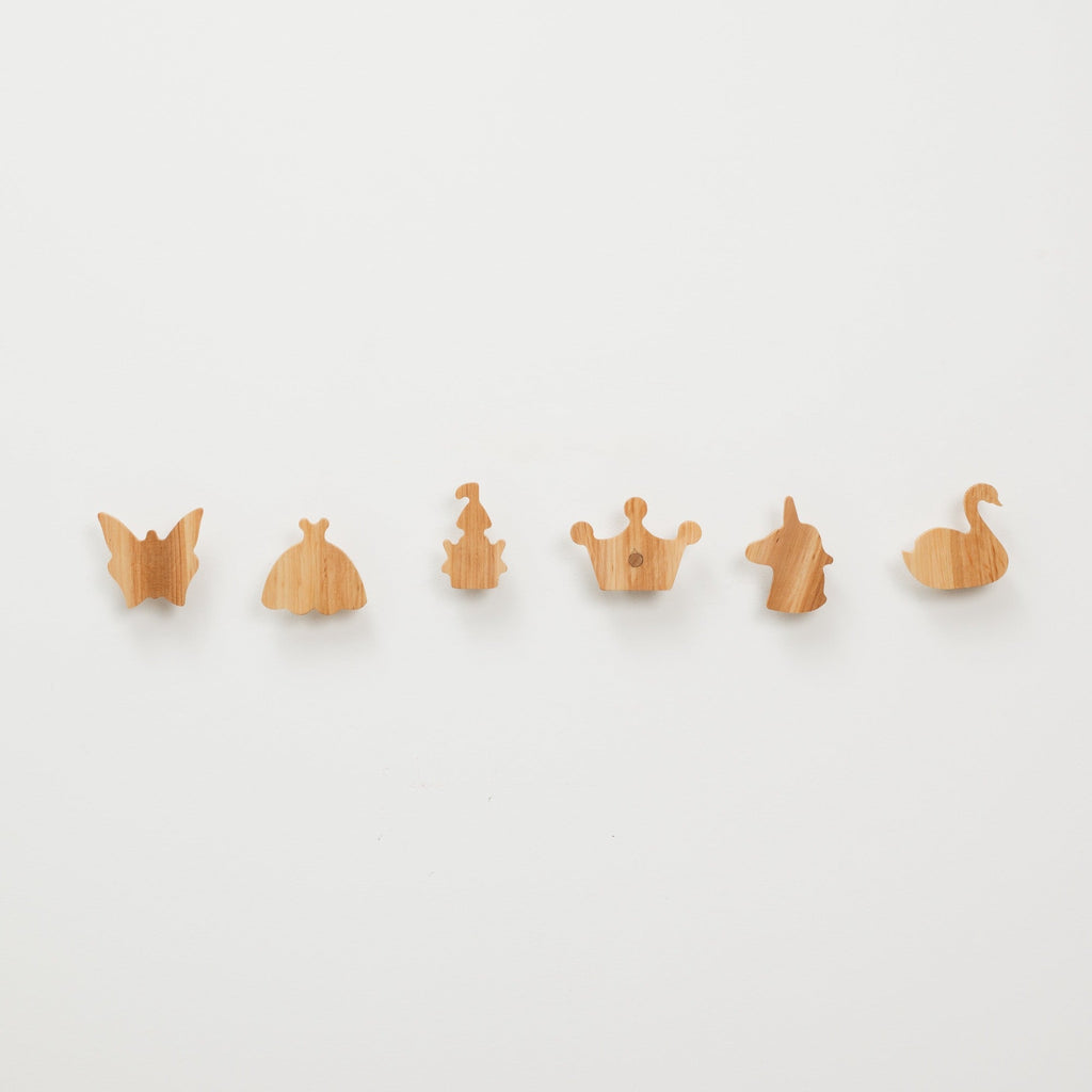 button wall  hooks