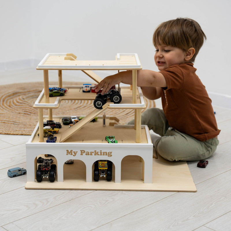 Іграшковий гараж з ліфтом