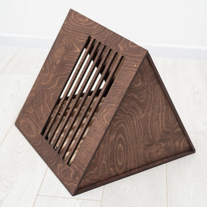 Стильні дерев'яні котячі будиночки