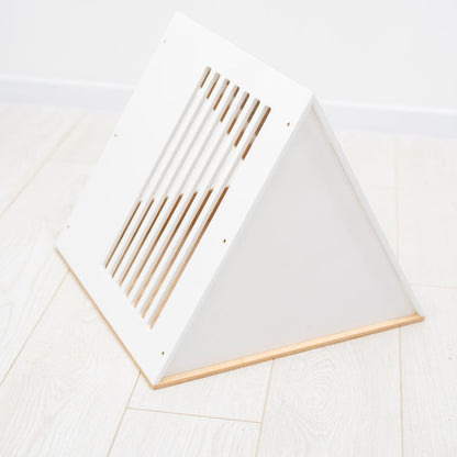 Стильні дерев'яні котячі будиночки