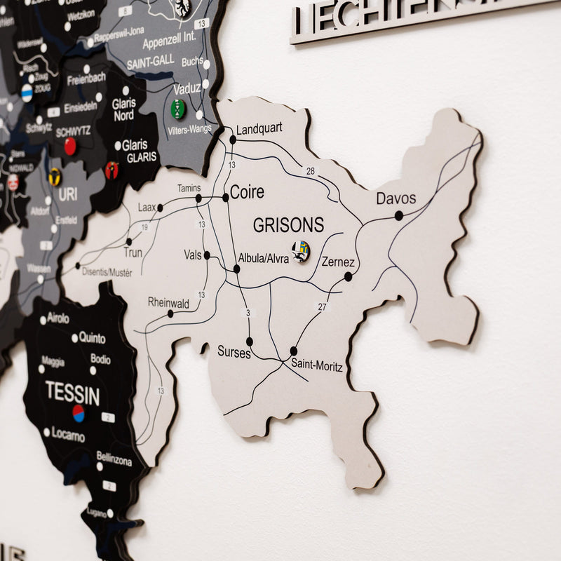 3D дерев'яна карта Європи різнокольорова 