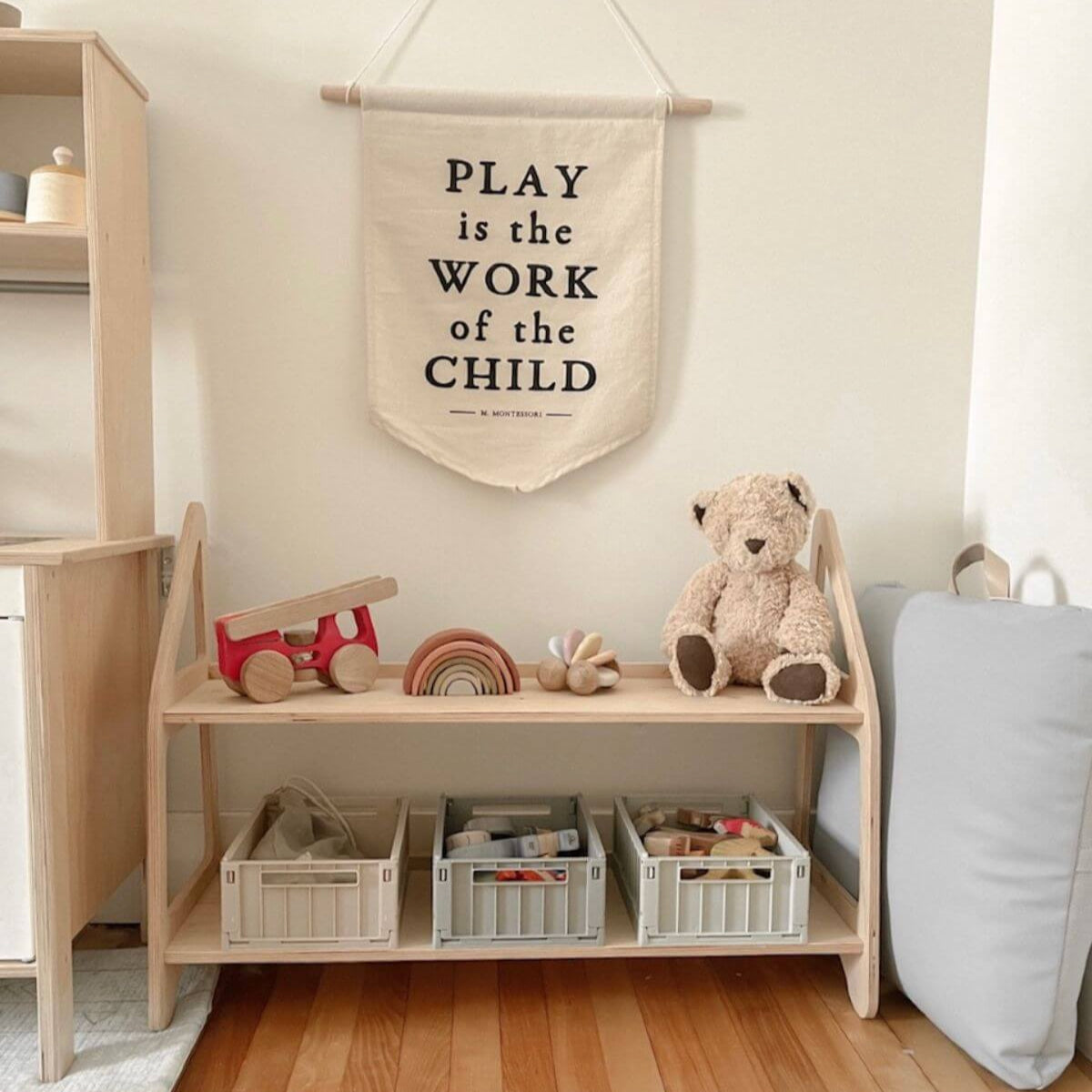 children woody shelf 