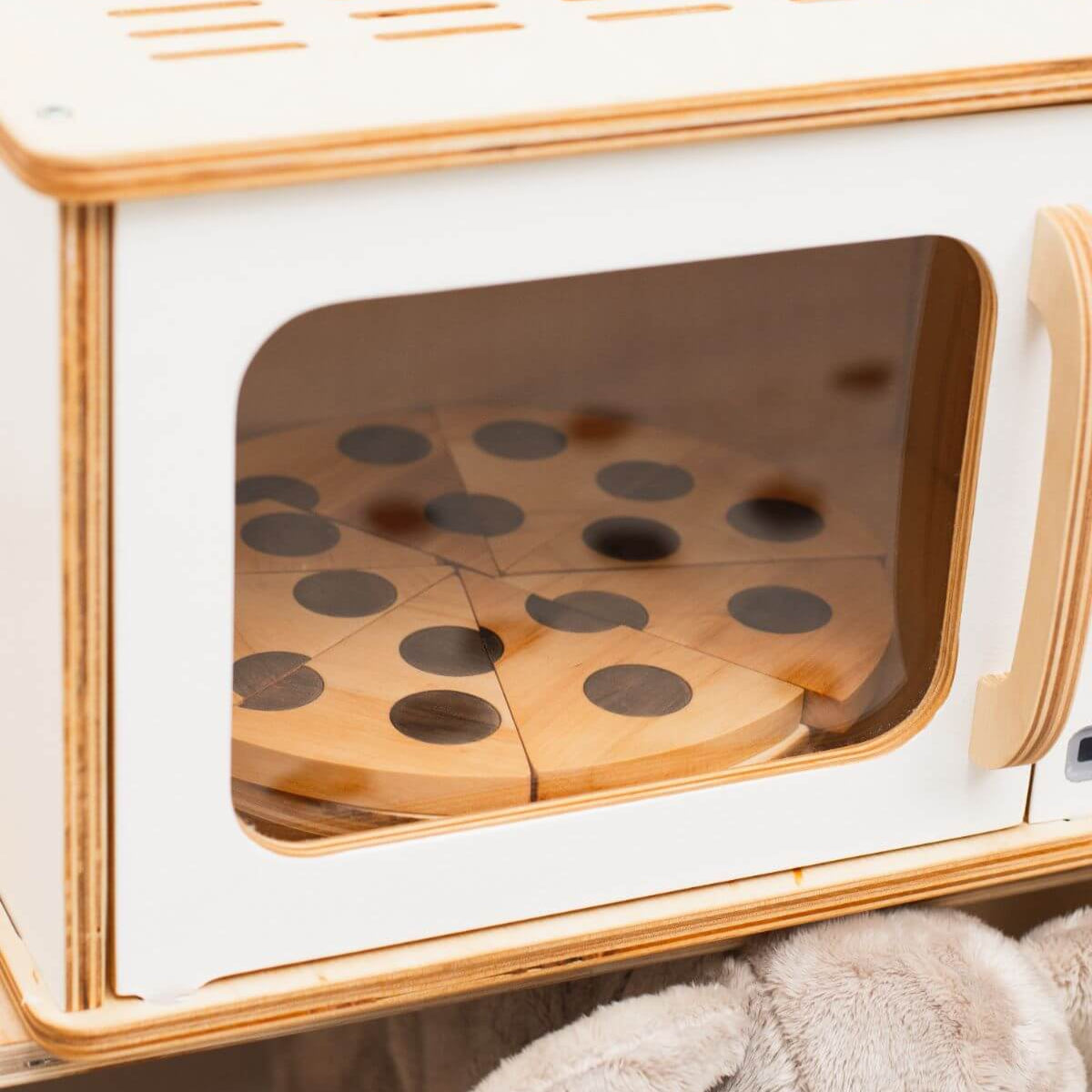 play microwave on wood