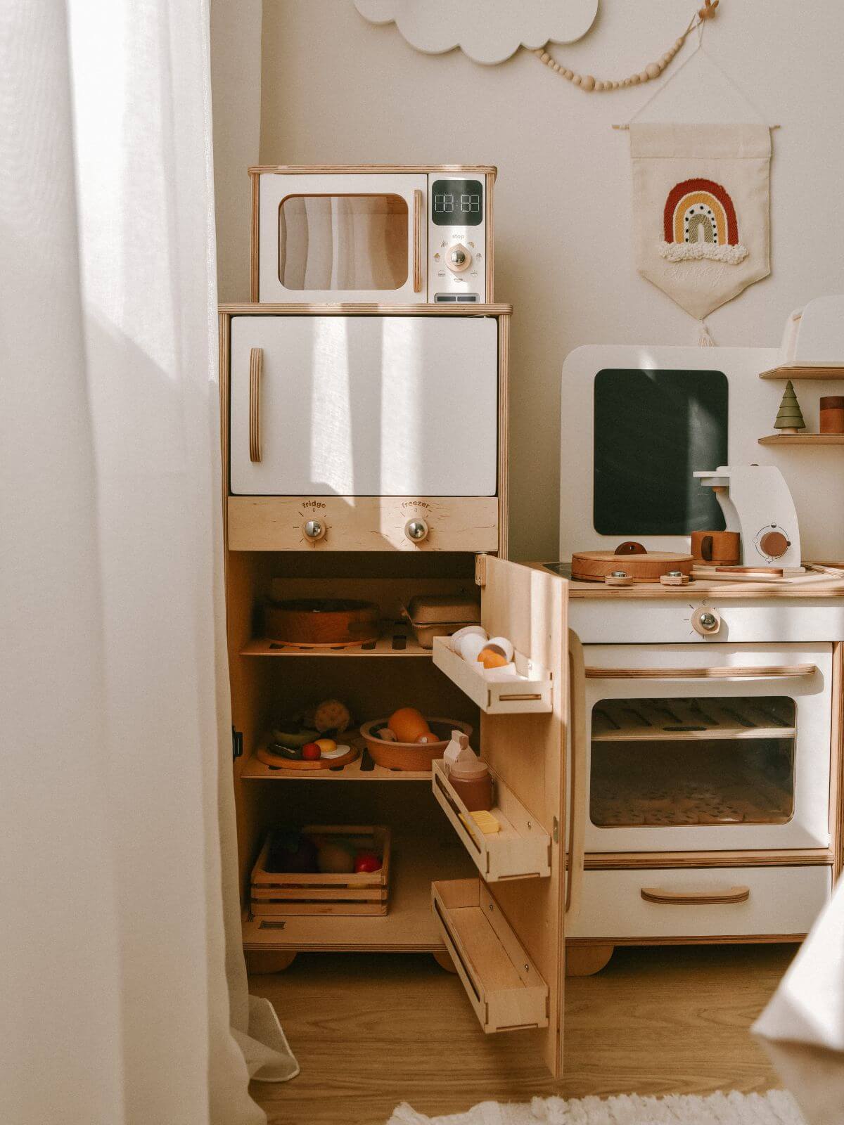 play kitchen fridge