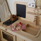 girls play kitchen