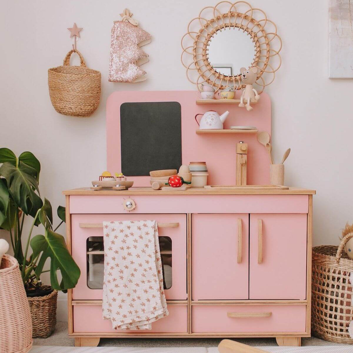 childrens play kitchen