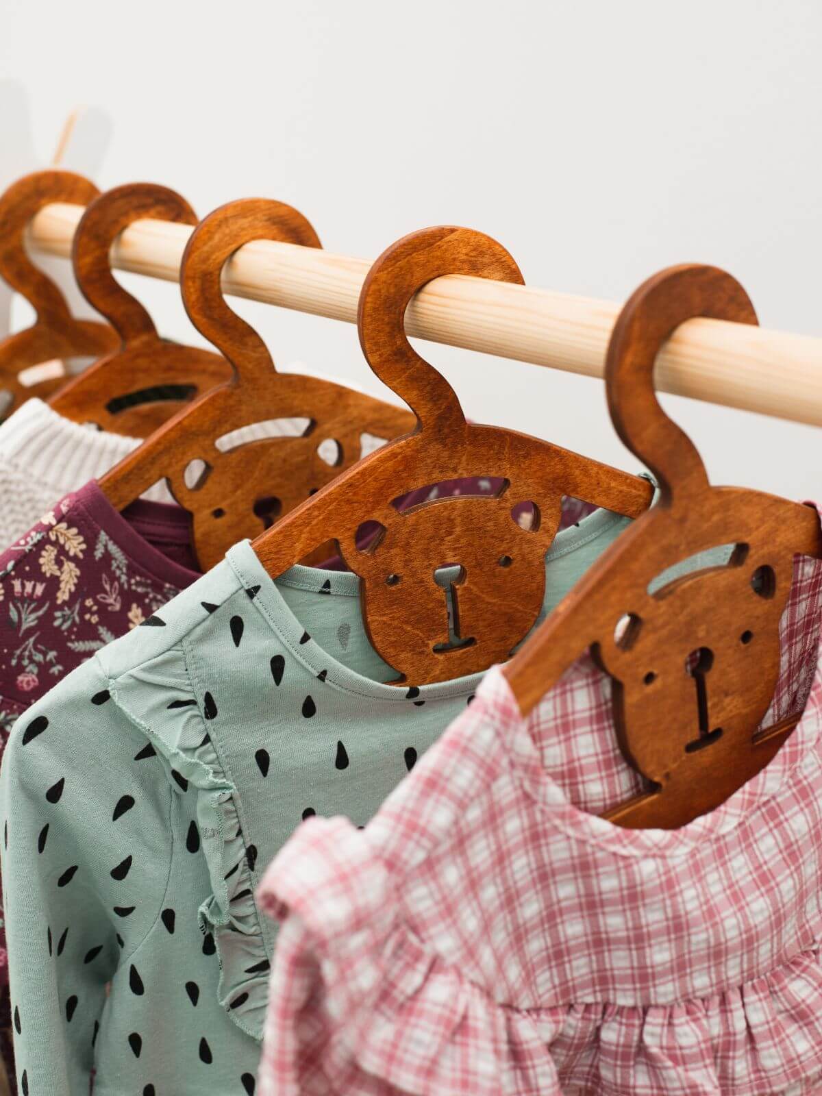 clothes hangers for toddler