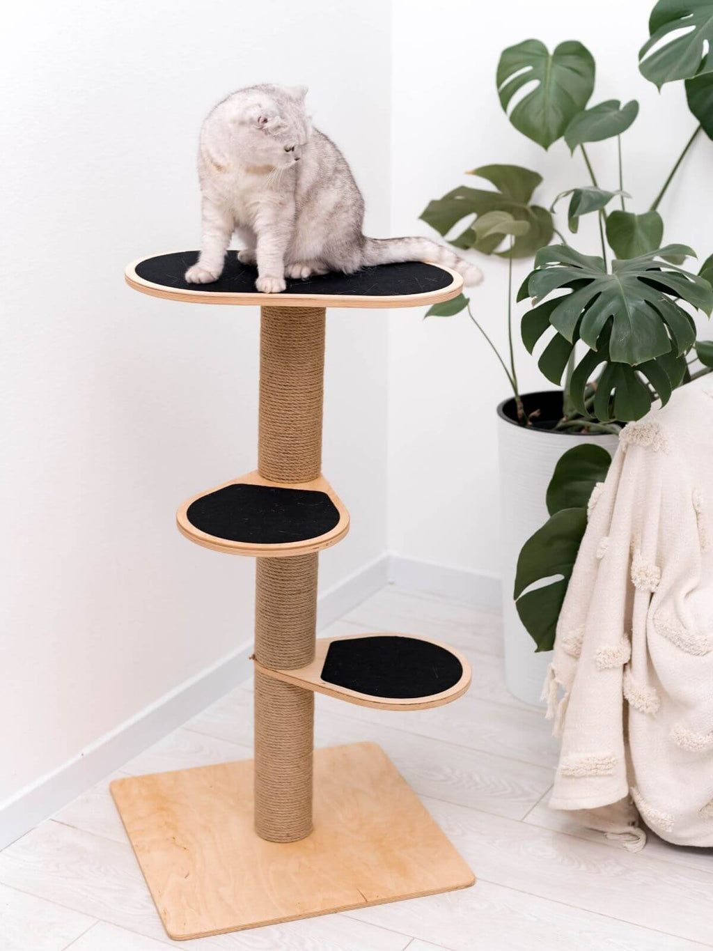 cat tower for small spaces