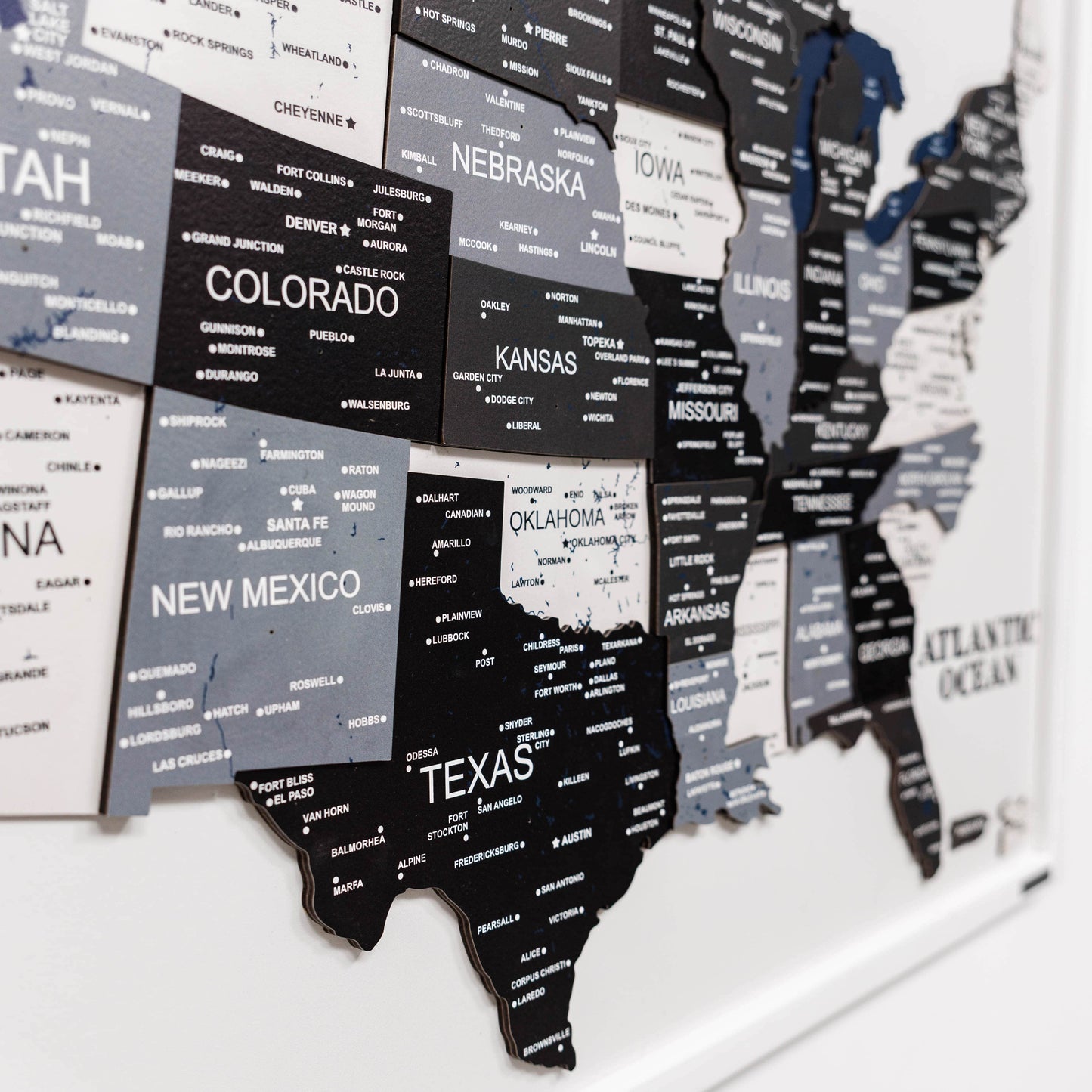 United States map with state names on a white background