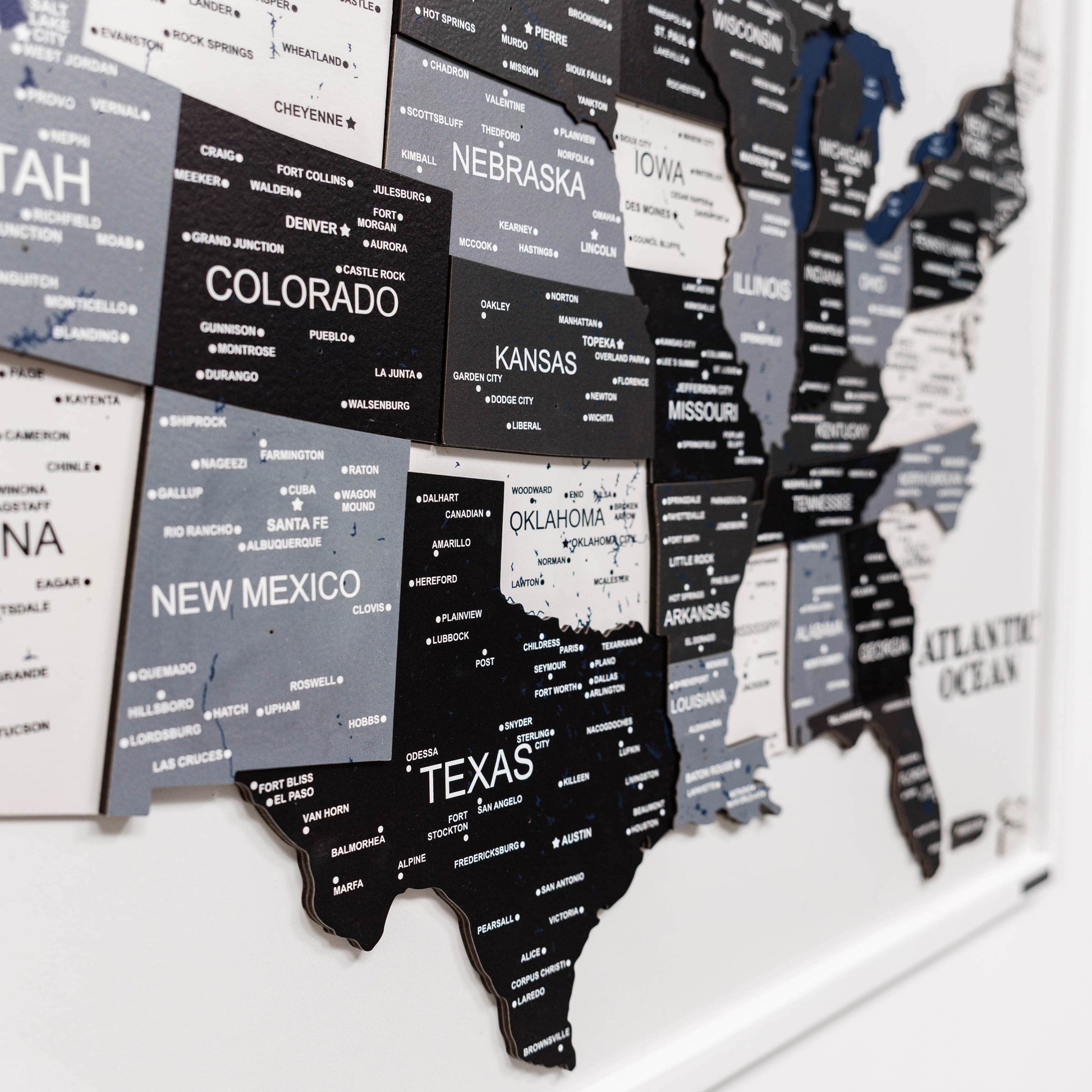 United States map with state names on a white background