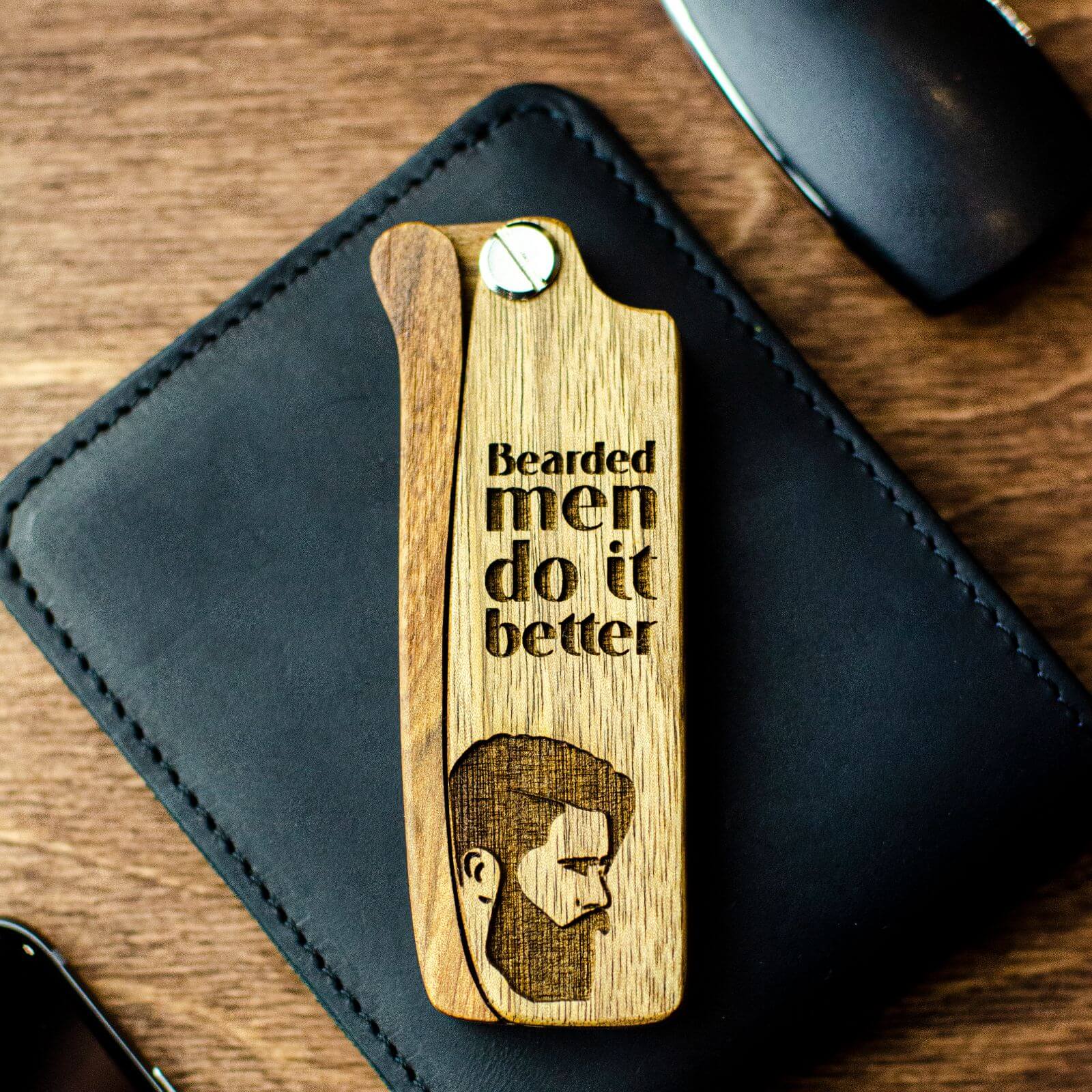 man combs 