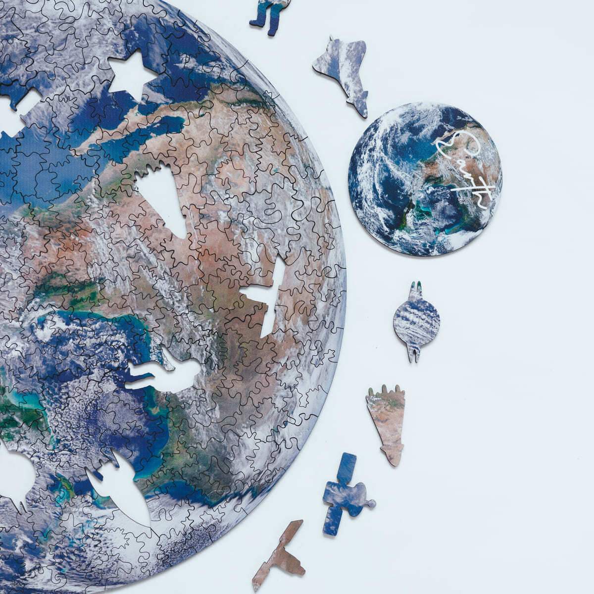 Puzzle The Earth Puzzle Luminious