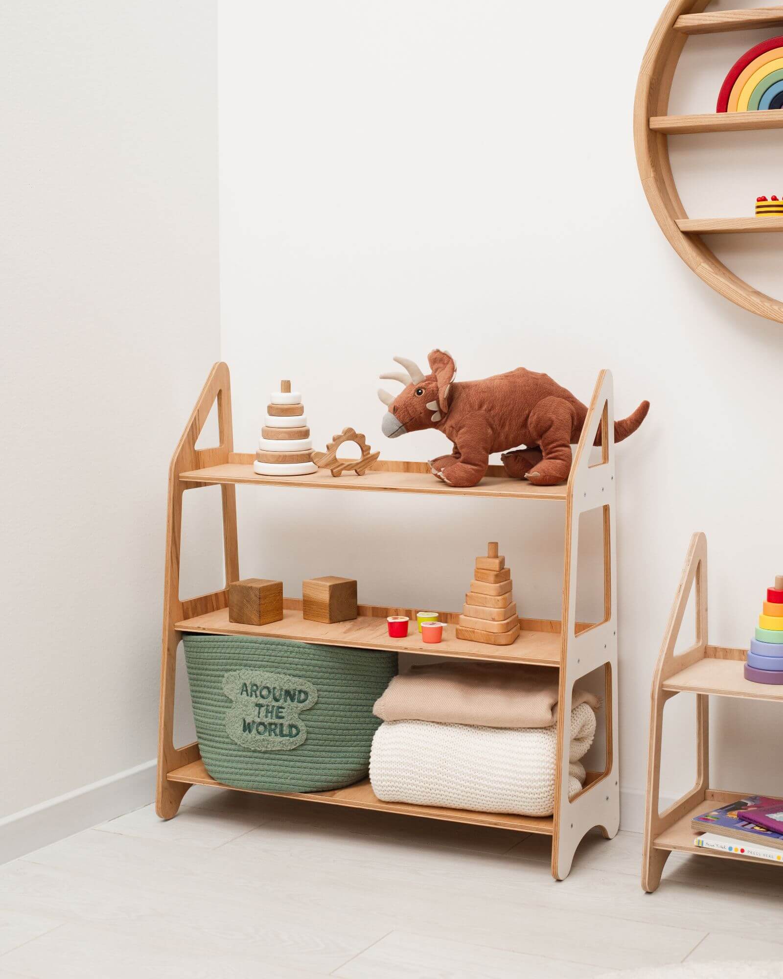 shelf for children 