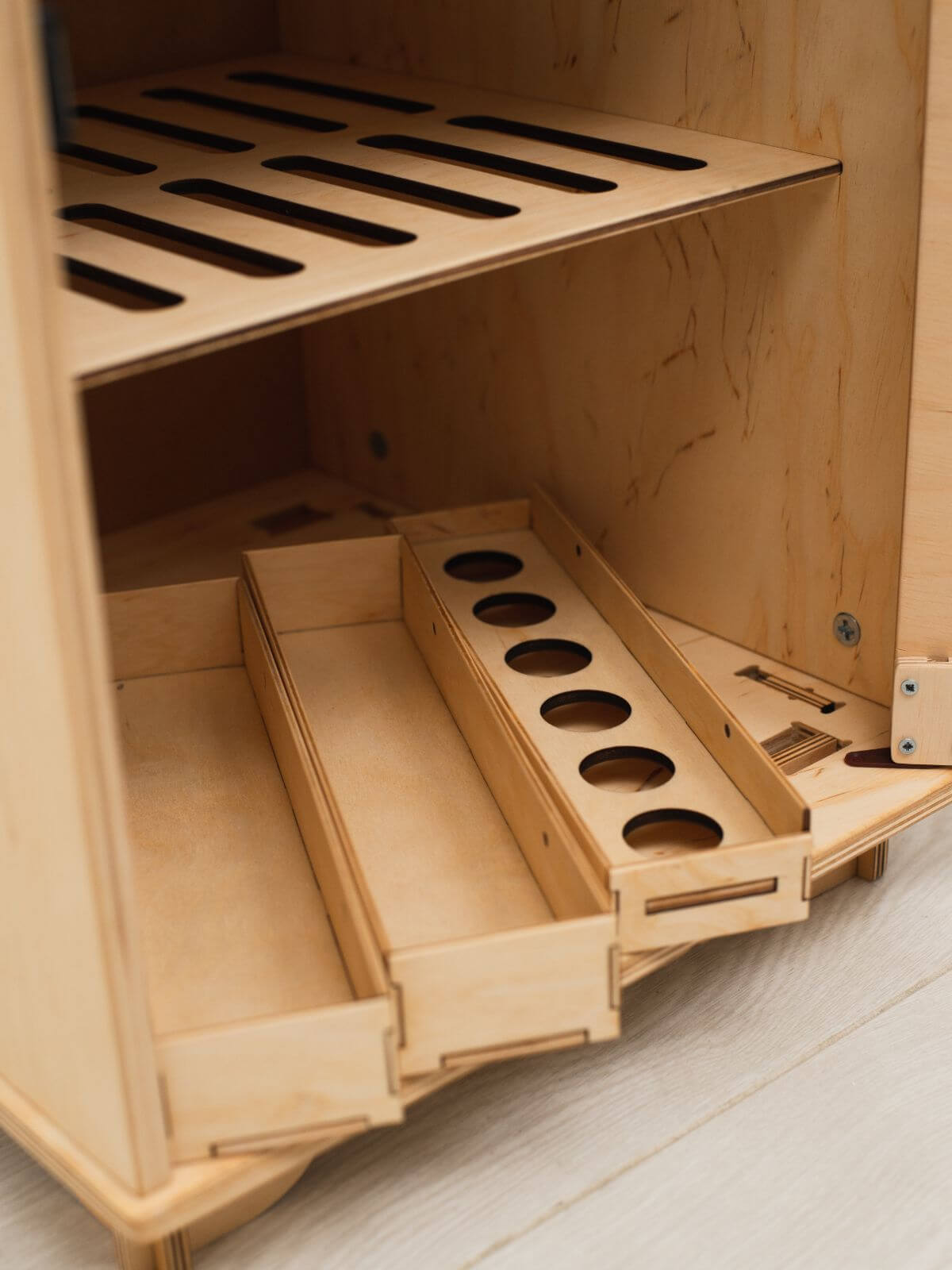 kids play fridge