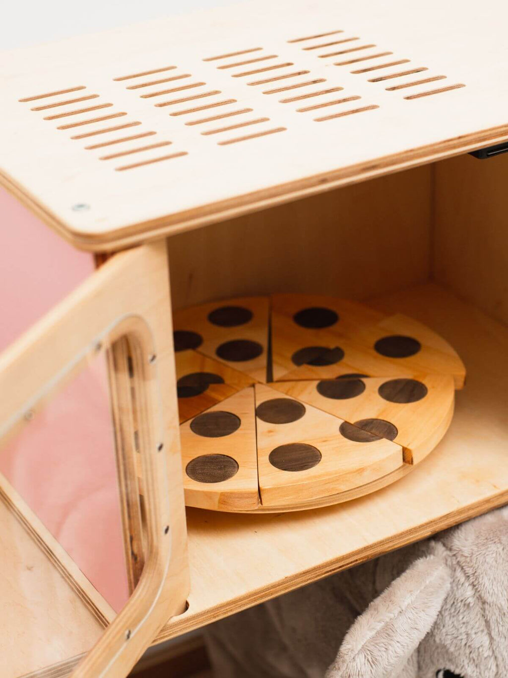 play wooden microwave
