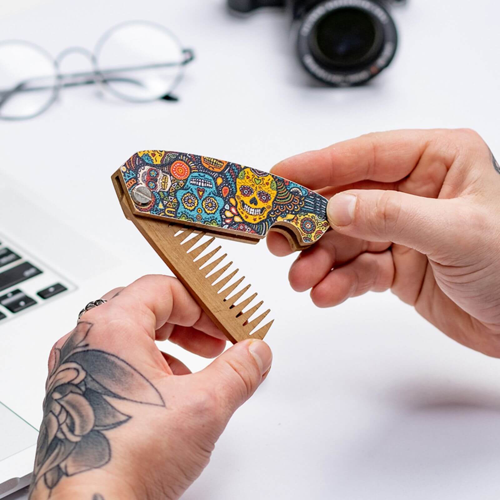wooden combs with painting 
