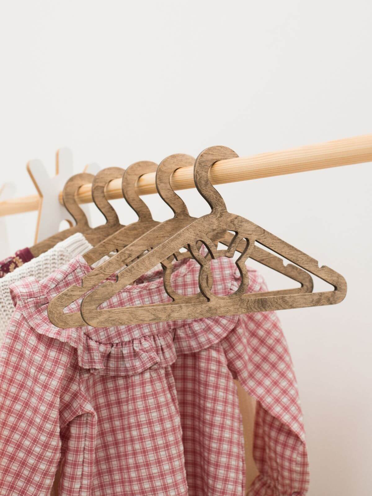  clothes hangers